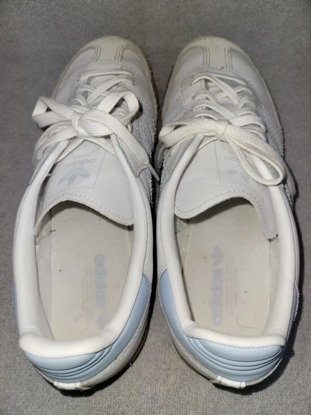 Adidas Samba OG Cloud White / Crystal Sky / Tan Gum Sneakers Big Kid's Size 7
